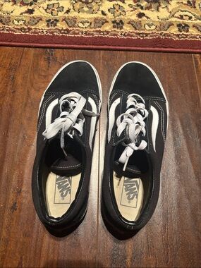 Vans Black and White Old Skool Sneakers for Men’s  and women